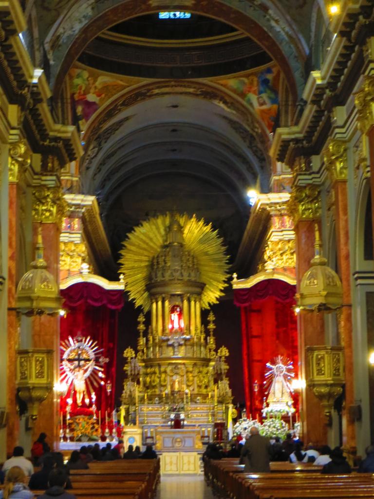 Salta : intérieur d'une église